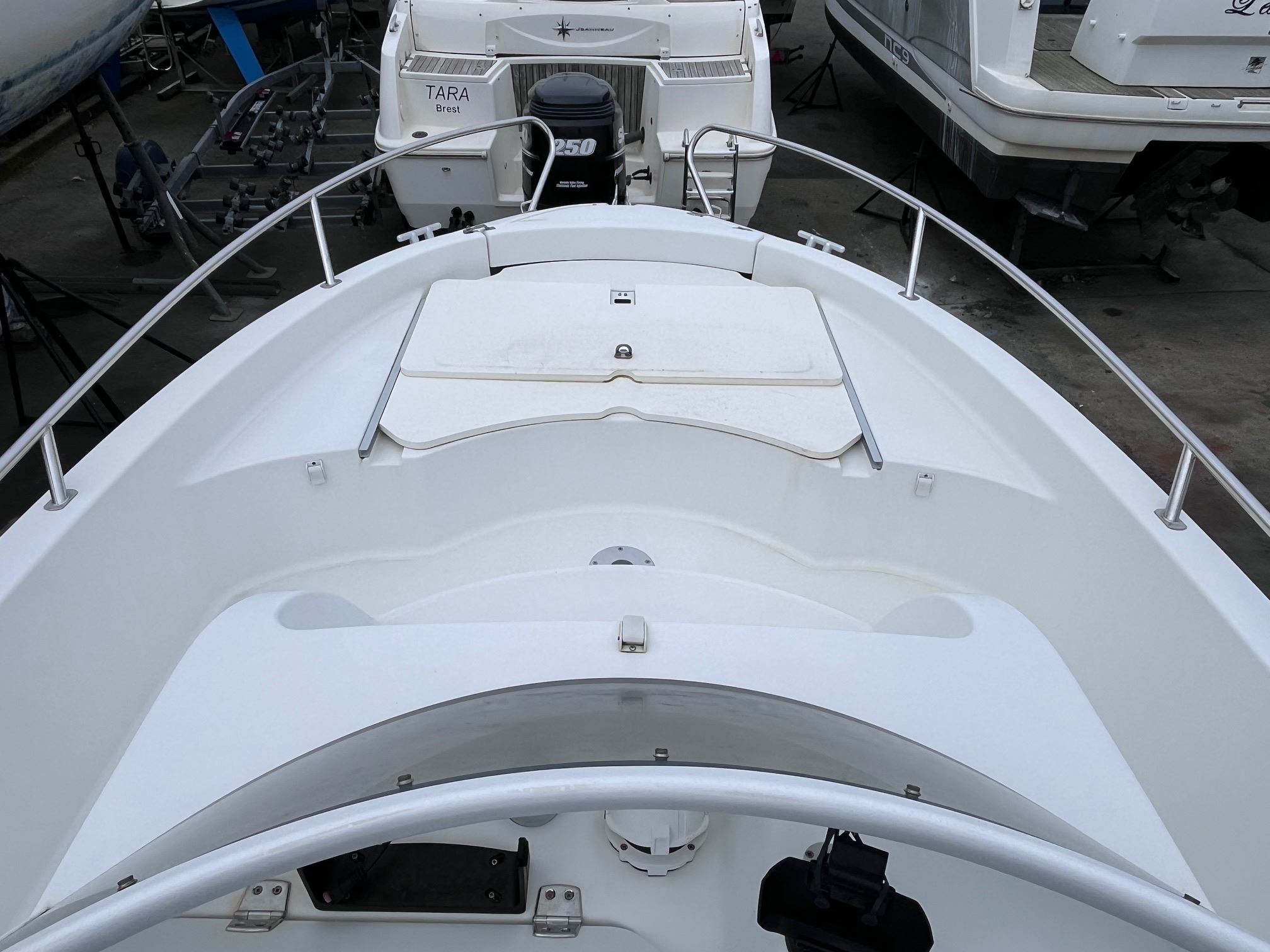 slider 2 Beneteau Ombrine 630